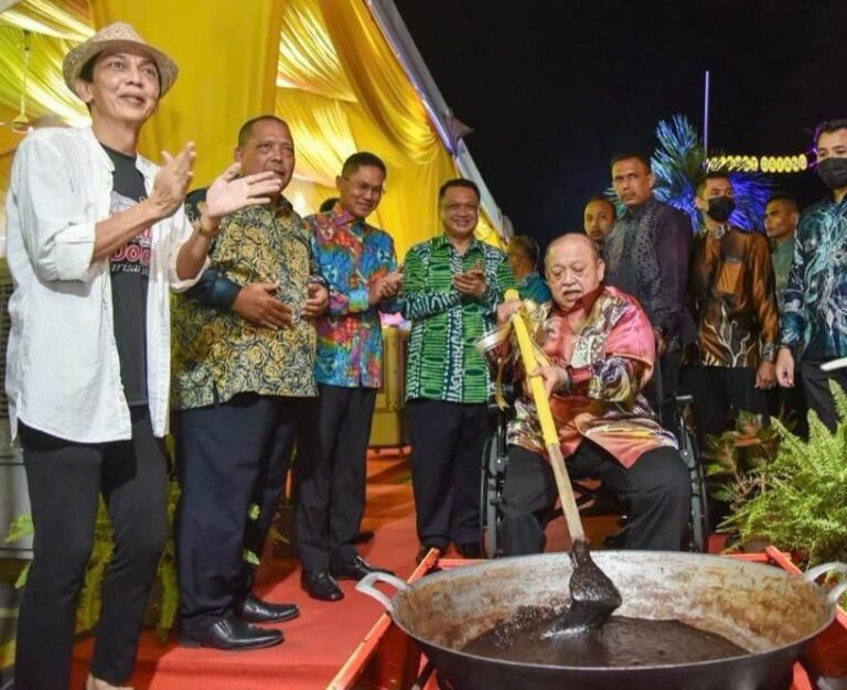 Wow!..Dodol Warisan Cik Wan Kekal Jadi Pilihan Kerabat Diraja dan VVIP