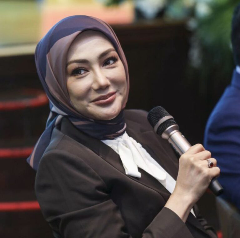 Erra Fazira seronok jadi juri, masih fikir untuk showcase