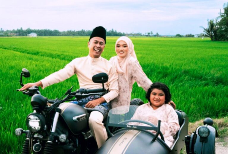 Achey terus bagi dua lagu raya