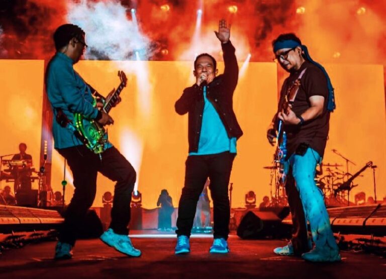 Wali Band menghibur sambil berdakwah