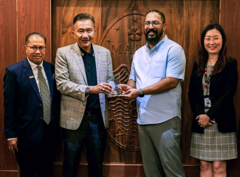 Kunjung hormat delegasi Dewan Perniagaan Datuk Dato Malaysia (DPDDM) ke MAHSA University